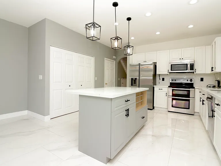 2952 NW 33rd Ln — Photo 3
