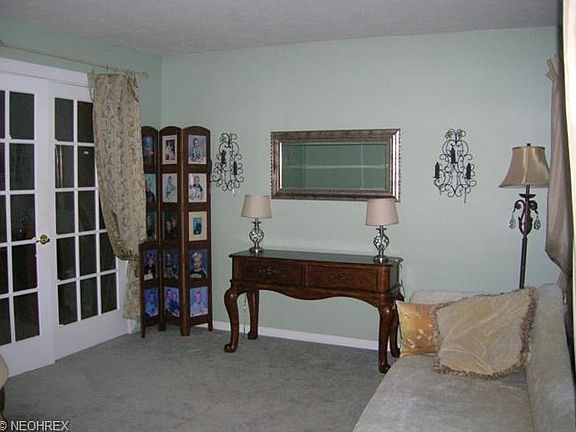3rd image of 1019 Continental Dr