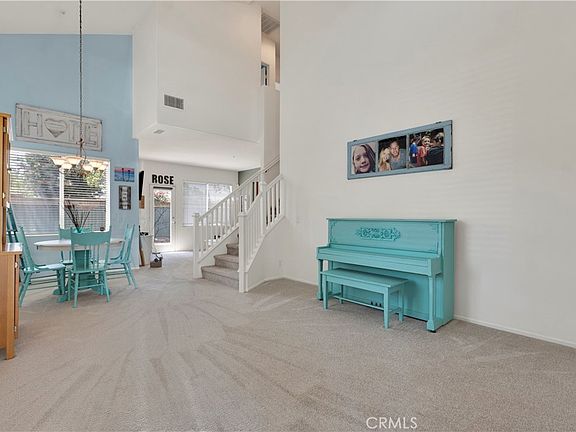 4th image of 292 Edgemire Ln
