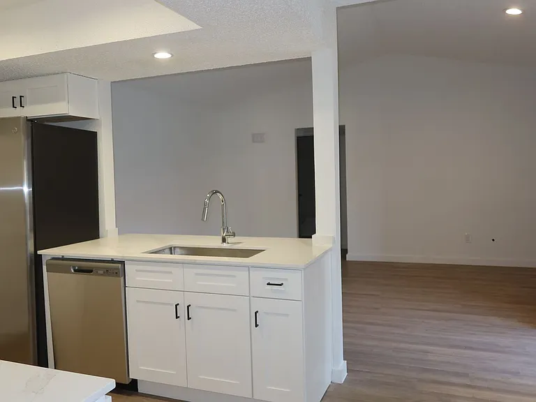 9607 Aberdeen Way #B — Photo 8