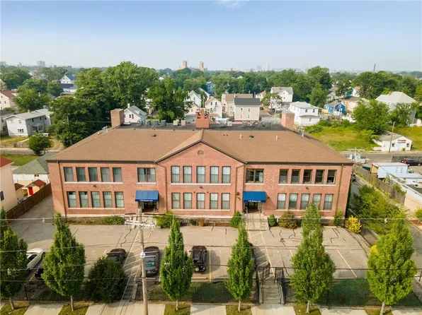775 Potters Ave Unit 12, Providence, RI 02905