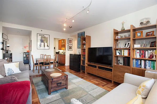 Rented by Town Residential | media 29