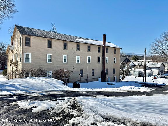 3rd image of 1114 Main Street