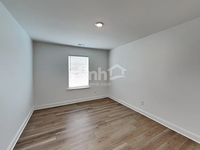 1036 Highland Walk — Photo 28