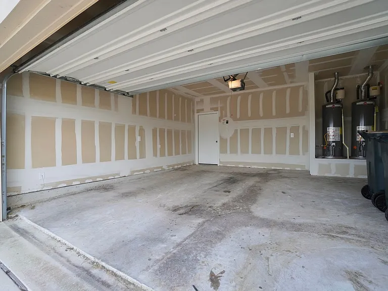 115 Bethpage Dr — Photo 36