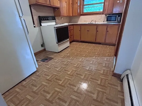 208 Miami St #210, Burlington, KS 66839