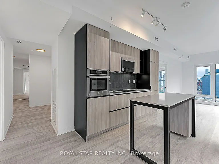 2 Augusta Ave #Penthouse 04 — Photo 12