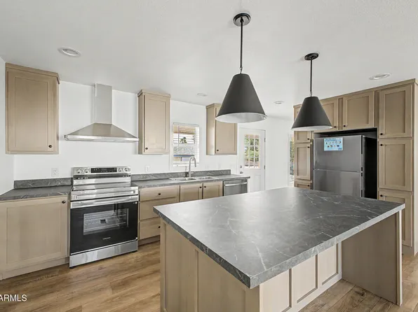 1091 S CEDAR Drive, Apache Junction, AZ 85120
