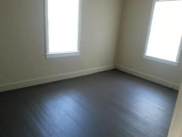 3032 Myra St — Photo 4