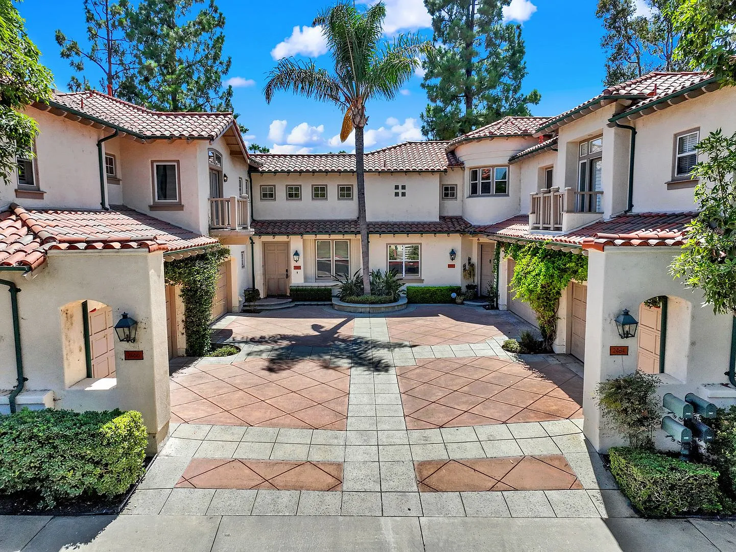 Executive Golf Course | Newly Remodeled for long term rental — Photo 1