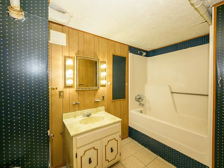 1280 W Vine St — Photo 13