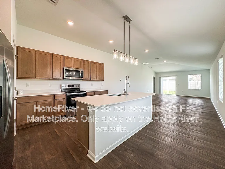 4271 Quaking St — Photo 2