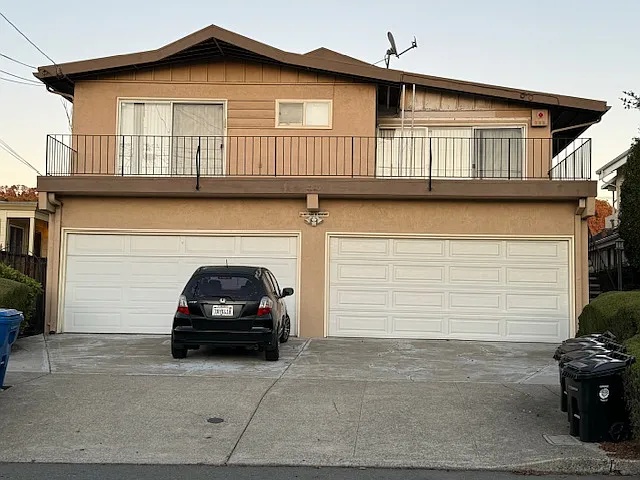 2 bed, 10 sqft, $2,200 — Photo 1