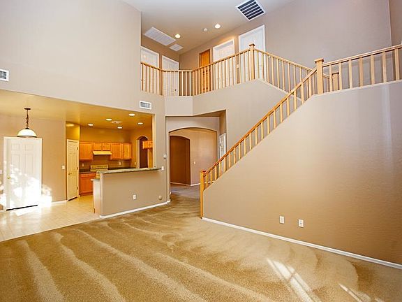 5th image of 2651 E Augusta Ave