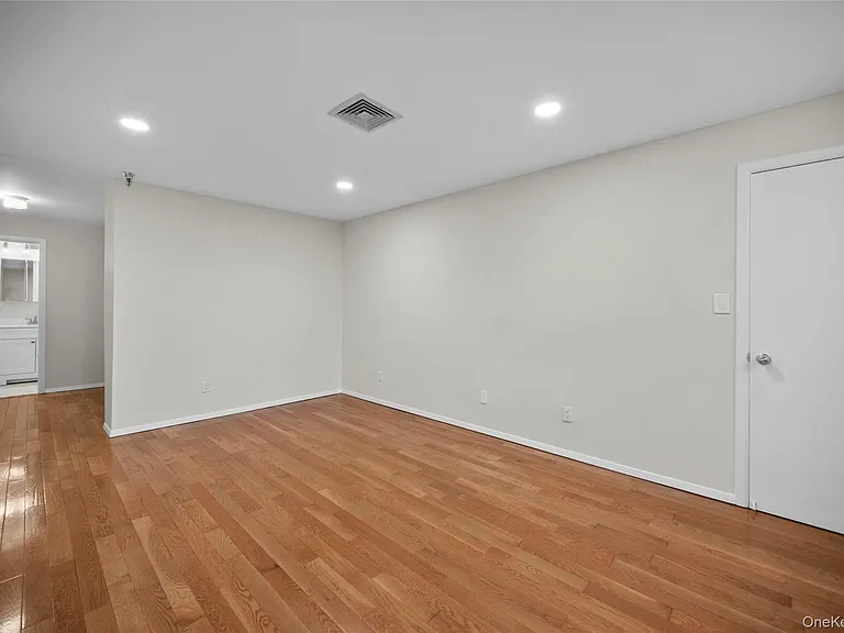 520 Ashford Ave #5 — Photo 19