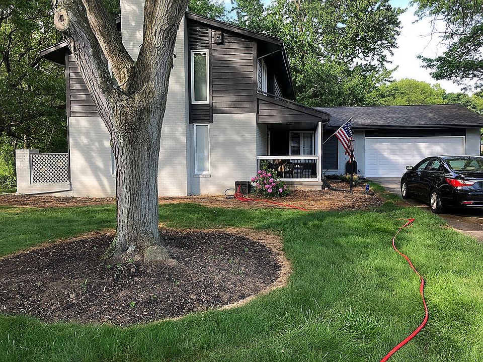 2nd image of 2011 Thornapple Dr