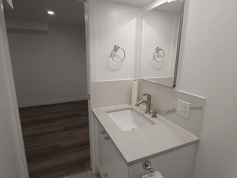 117 Wellington St S — Photo 6