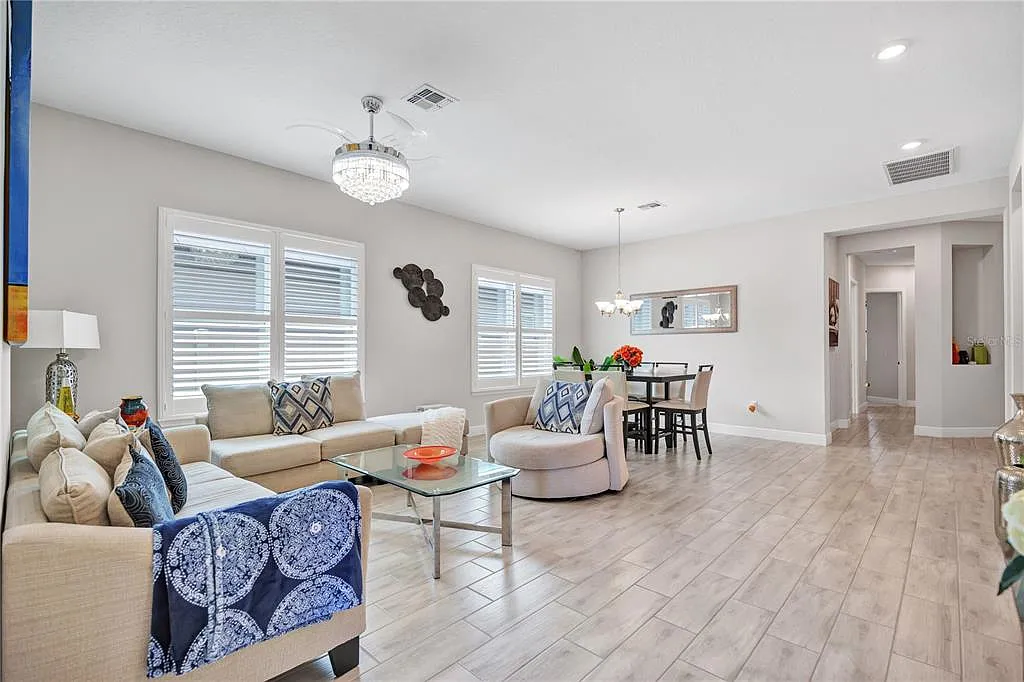 4 bed, 3.0 bath, 3050 sqft, $5,500 — Photo 3