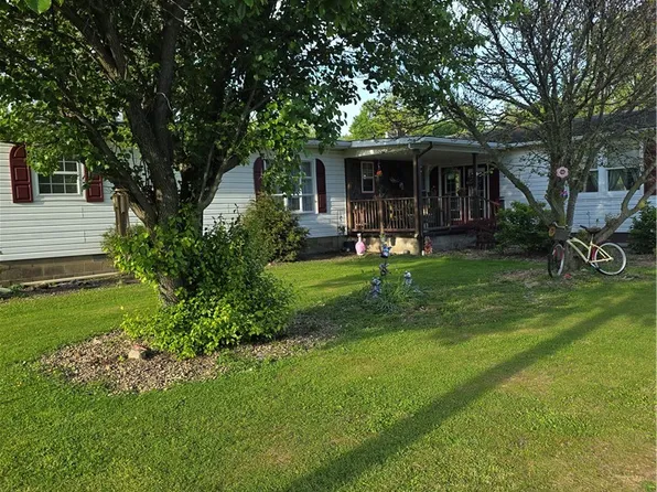 409 Oak St, Hopwood, PA 15445