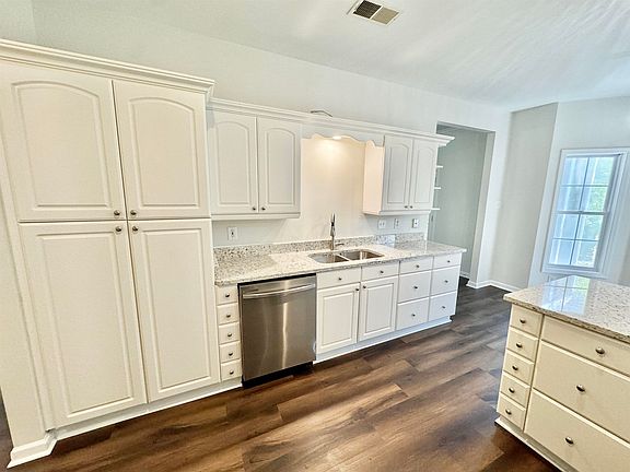 5th image of 1570 Asbury Dr