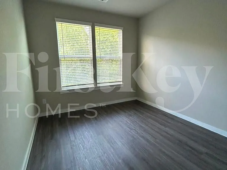 305 N Centro Cir — Photo 6