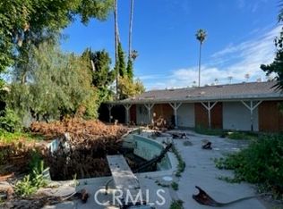 18720 Redwing St, Tarzana, CA 91356