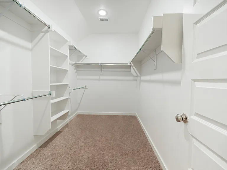 318 Waters Ridge Dr — Photo 12