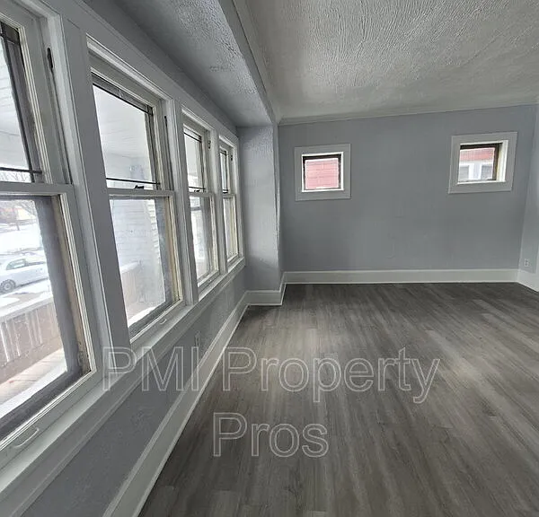 2517 W Hadley St — Photo 20