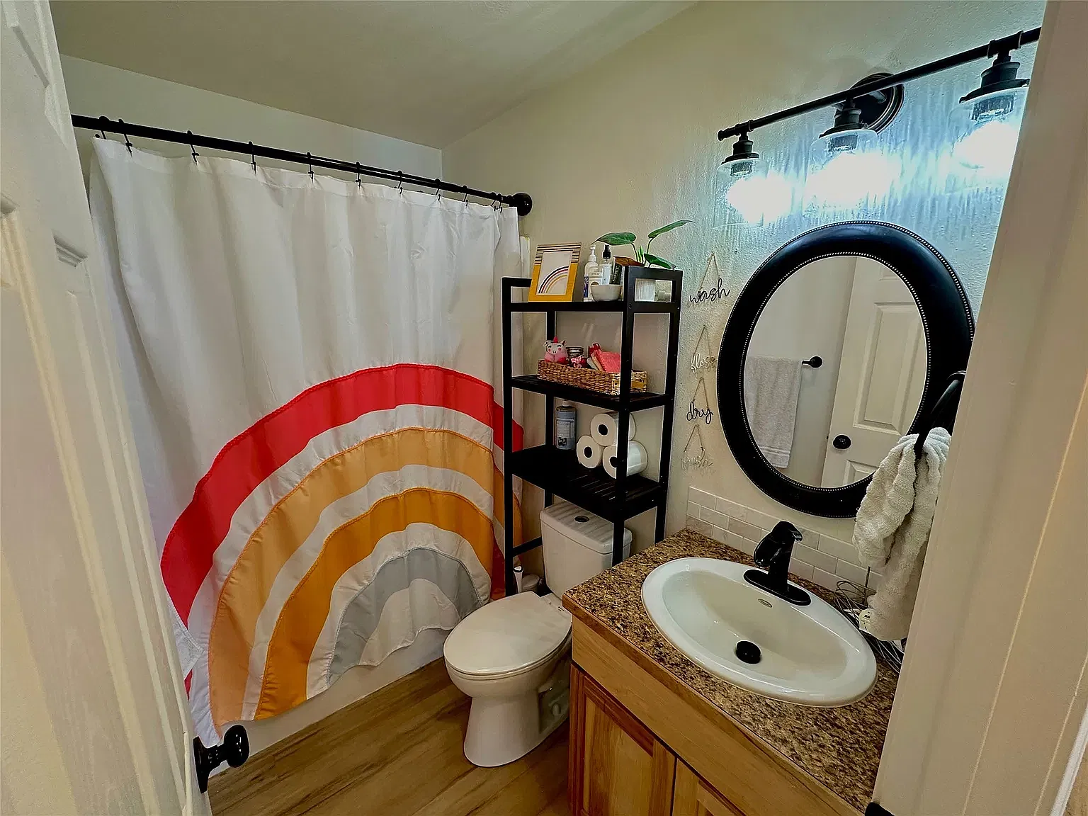 4 bed, 1816 sqft, $2,500 — Photo 2
