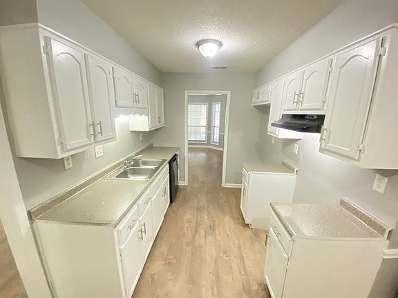 3rd image of 3992 Keynon Dr