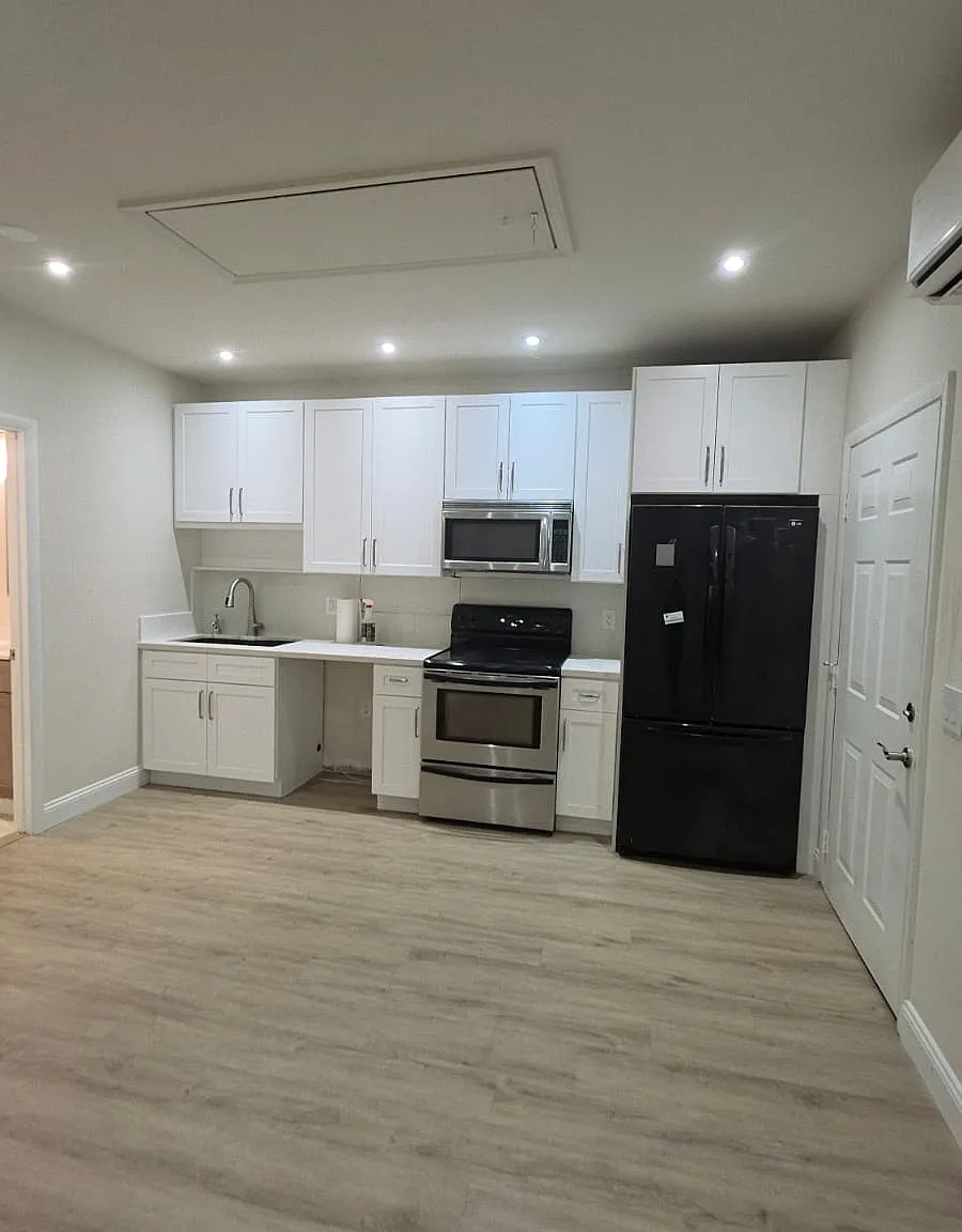 1 bed, 400 sqft, $1,600 — Photo 3