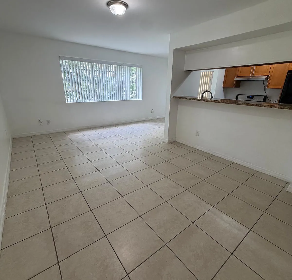 2 bed, 1093 sqft, $2,200 — Photo 1