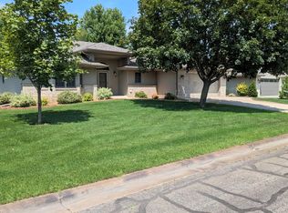 627 Jenisa Dr, Saint Cloud, MN 56301