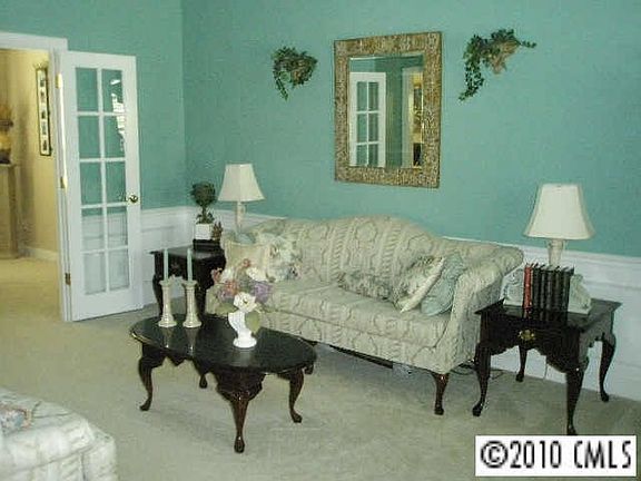 4th image of 5519 McChesney Dr