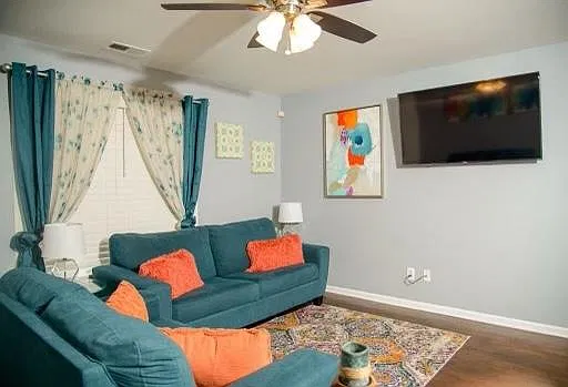 659 S Elizabeth Pl NW — Photo 3