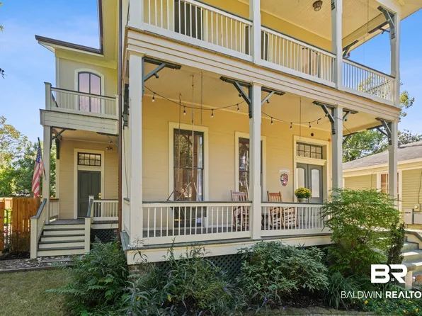 1055 New Saint Francis St, Mobile, AL 36604