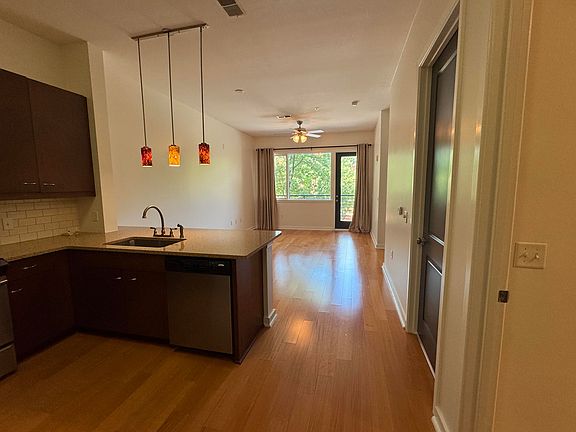 4th image of 200 Manufacturers Rd APT 246