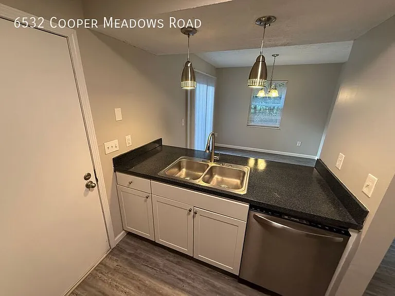 6532 Cooper Meadows Rd — Photo 3