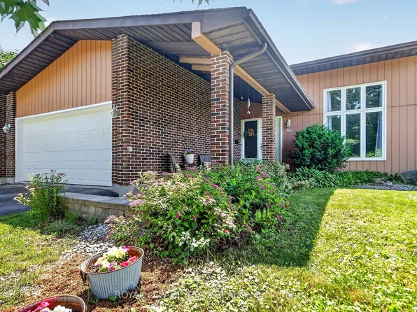 66 Beaufort Dr, Ottawa, ON K2L 2G3