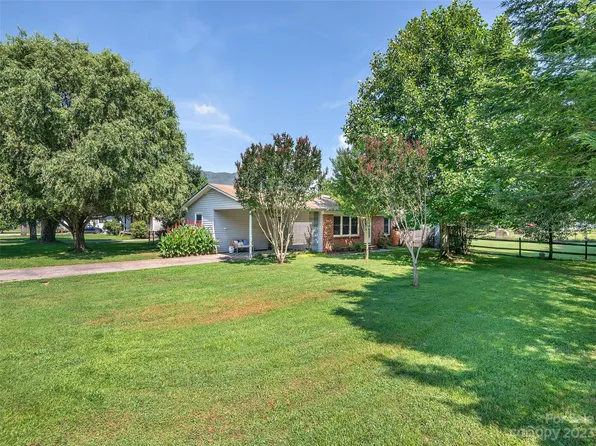 107 Riverside Dr, Canton, NC 28716