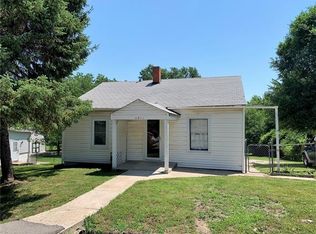 4511 Orchard Rd, Saint Joseph, MO 64505