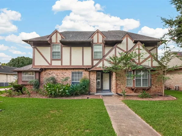 2016 Meadow Ln, Richmond, TX 77469