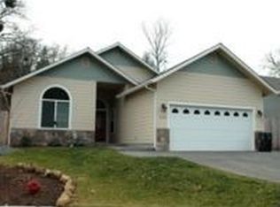 305 Brandy Ln, Grants Pass, OR 97527