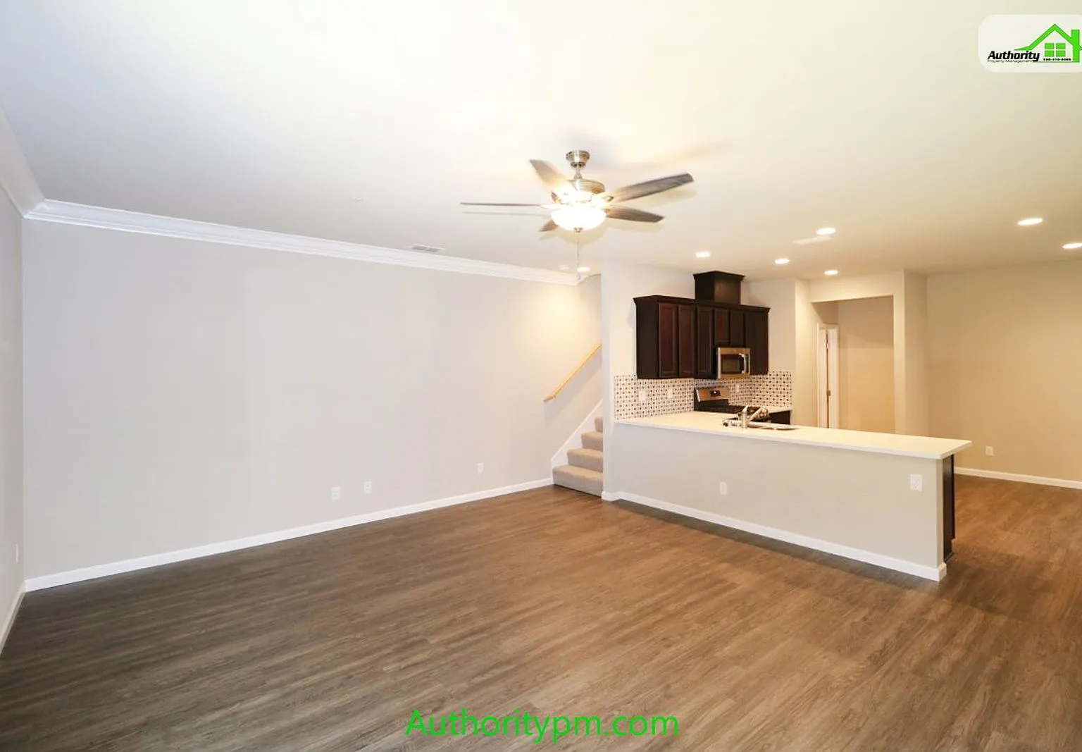 4 bed, 2.5 bath, 1768 sqft, $2,195 — Photo 3