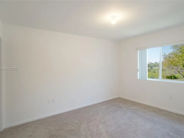 2411 SE 10th St #2411 — Photo 22