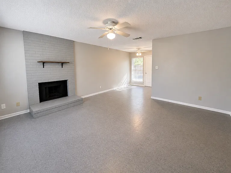 507 Thelma Dr #A — Photo 2