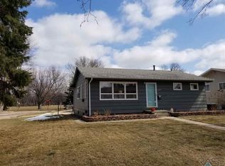 1300 S Bruce Rd, Sioux Falls, SD 57105