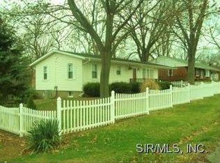 1023 Old Oak Rd, East Alton, IL 62024