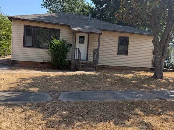1608 Thompson Dr, Midwest City, OK 73110