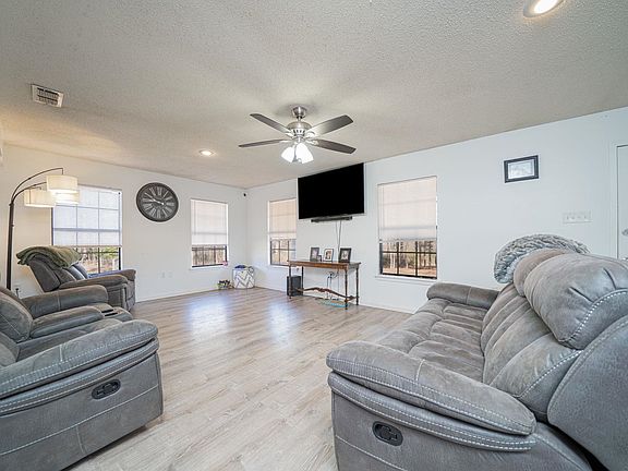 4th image of 1680 Strong Rd